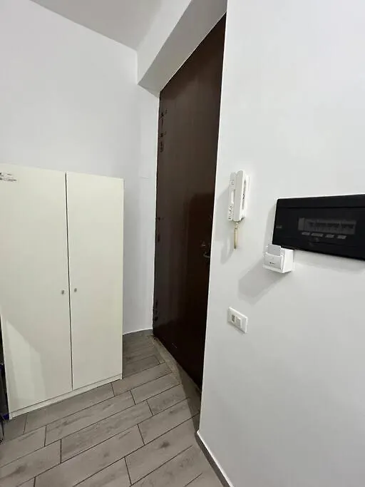 Binario 251 Stazione Tiburtina Apartment Rome 0*,