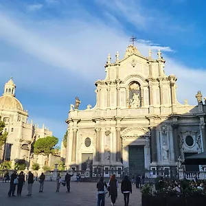 Al Porto , Aeroporto di Catania Fontana Rossa Italia