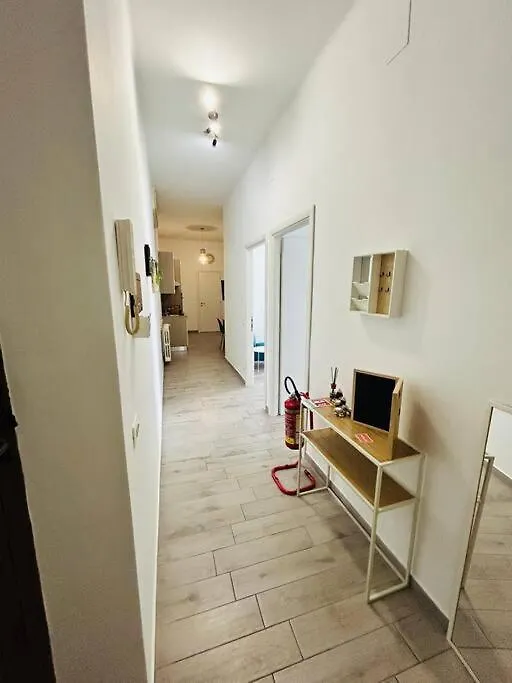 Binario 251 Stazione Tiburtina Apartment Rome