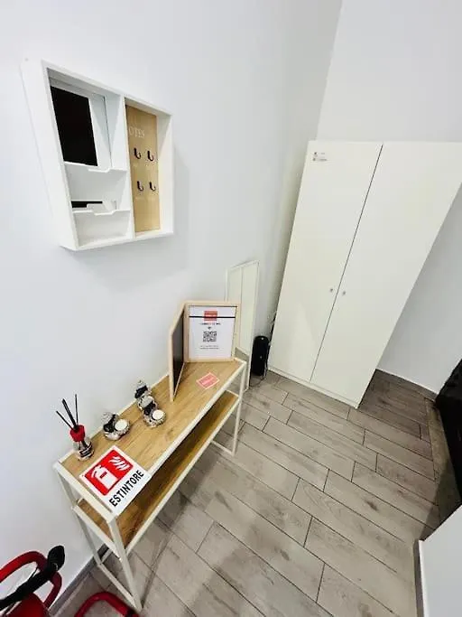 Binario 251 Stazione Tiburtina Apartment Rome 0*,